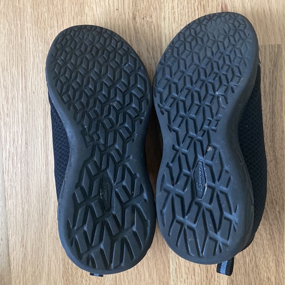 Boys shoes barely used. Lots more use - Picture 2 of 3